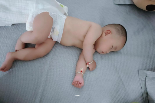 石家庄几个月宝宝会抬头